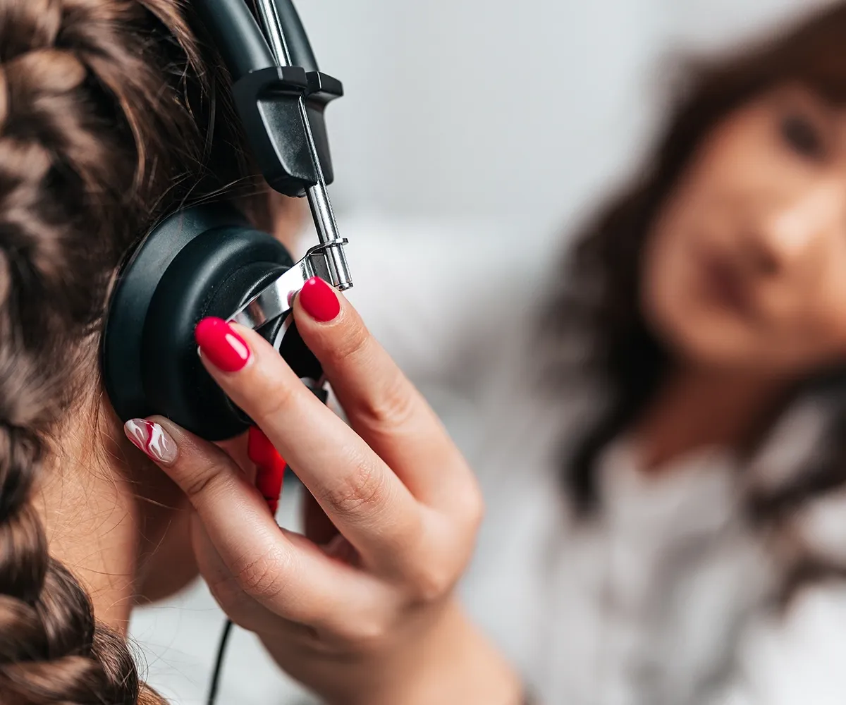 Tinnitus-Therapie bei einem Hörakustiker